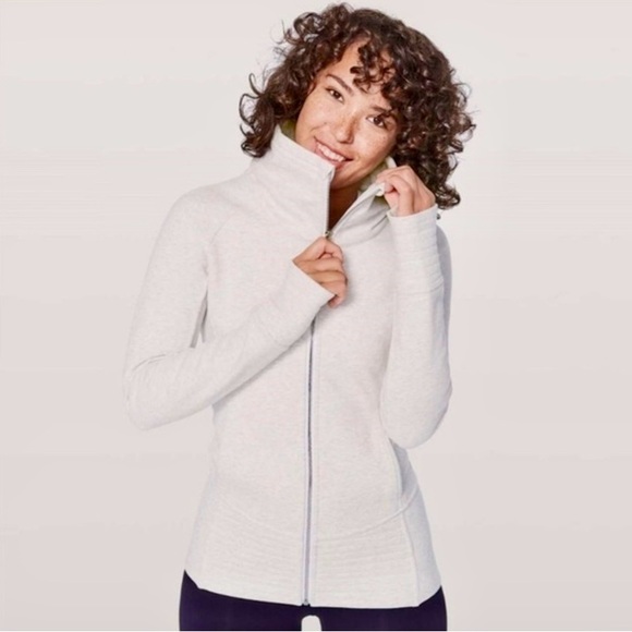 Lululemon Radiant Hooded Zippered Jacket Long Sleeves In Cream Or Oatmeal Color - Picture 3 of 16